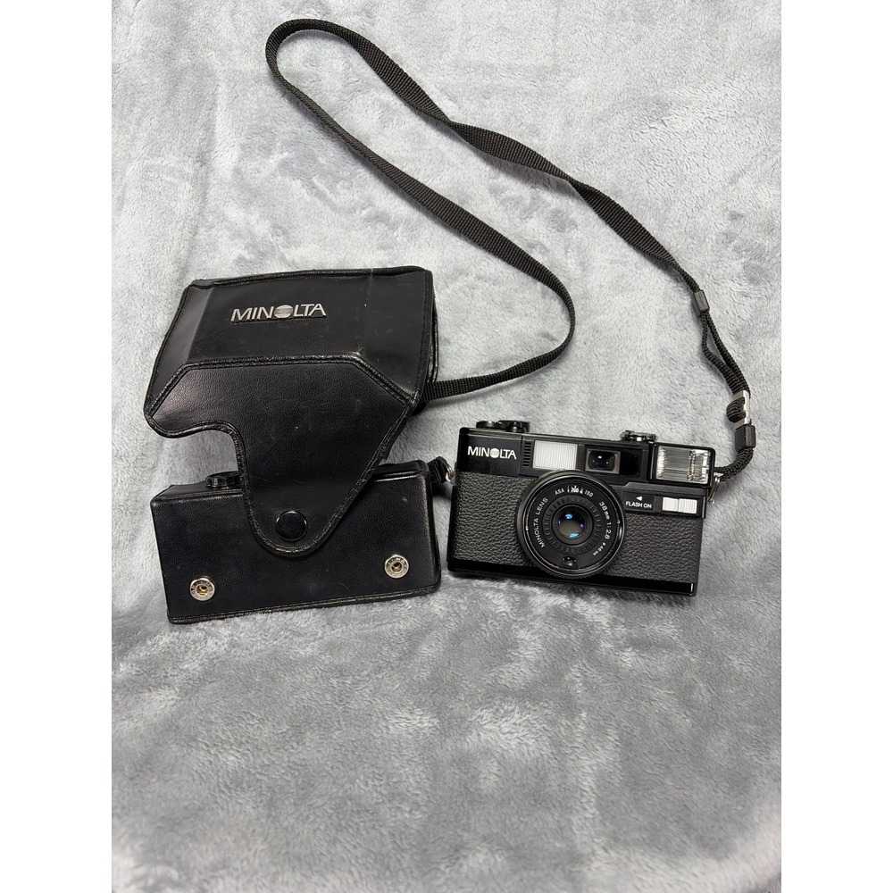 Minolta Hi-Matic S2 35mm Film Camera 38mm f2.8 Lens with Case and Strap Japan